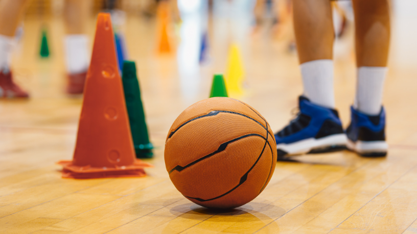 Marcio André Savi revela como o treino estratégico no basquete pode elevar o desempenho e a resistência dos atletas.