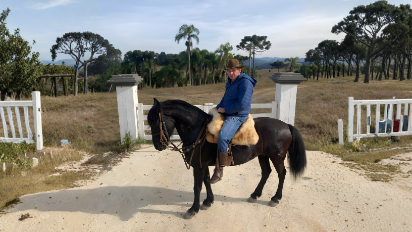 Altevir Seidel mostra como o rastreamento em tempo real está revolucionando logística, segurança e eficiência no transporte.
