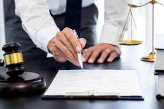 O Sindnapi - Sindicato Nacional dos Aposentados, Pensionistas e Idosos explica como a desinformação prejudica aposentados e mostra por que combater notícias falsas é vital para manter direitos preservados.