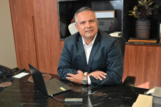 Pensar no pós-obra é estratégico: Elmar Juan Passos Varjão Bomfim explica como a manutenção preventiva garante longevidade e eficiência aos projetos de infraestrutura.